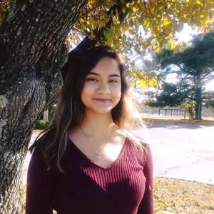 Meet your Posher, Selena